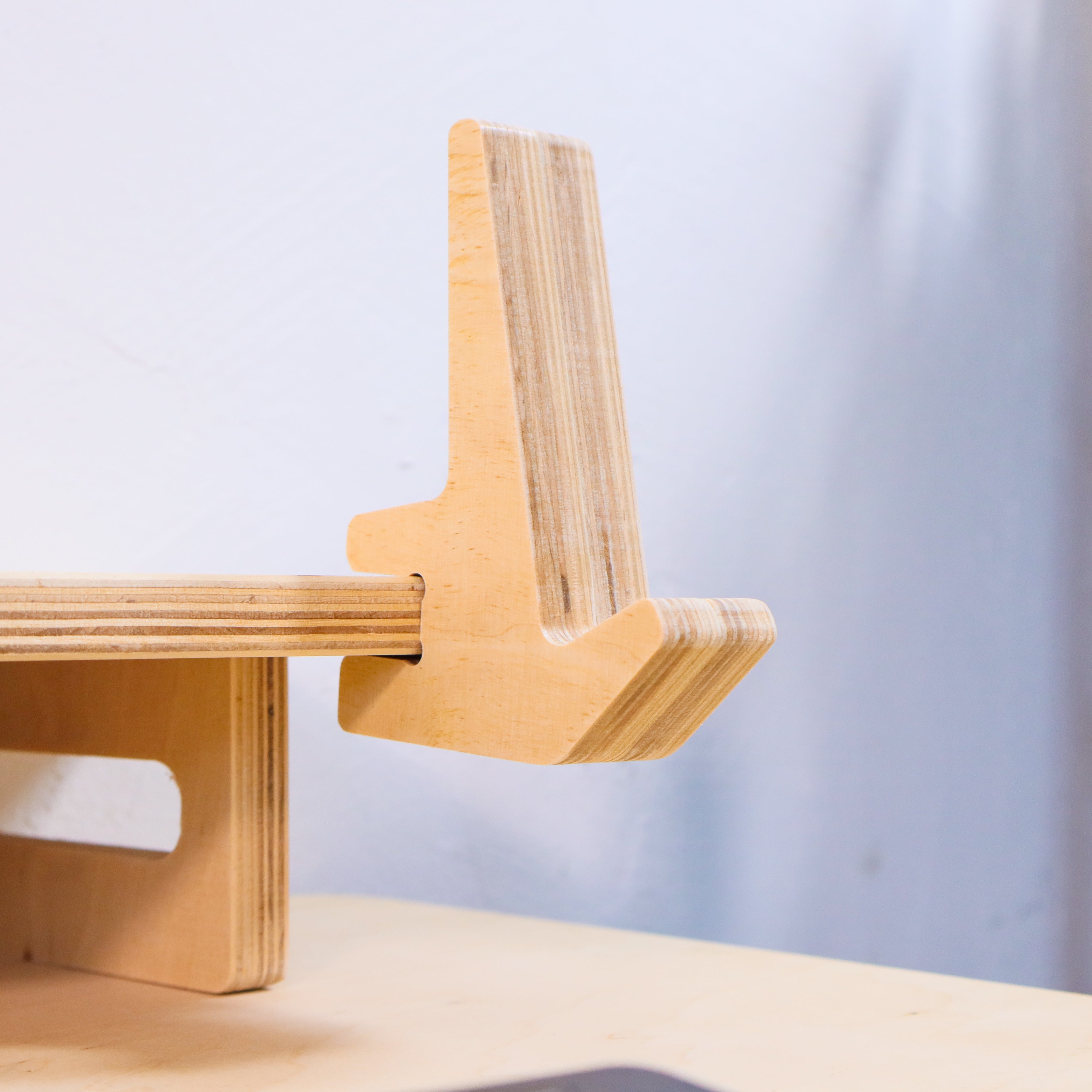 Wandmontierbarer Klappschreibtisch für kleine Räume und Home Office