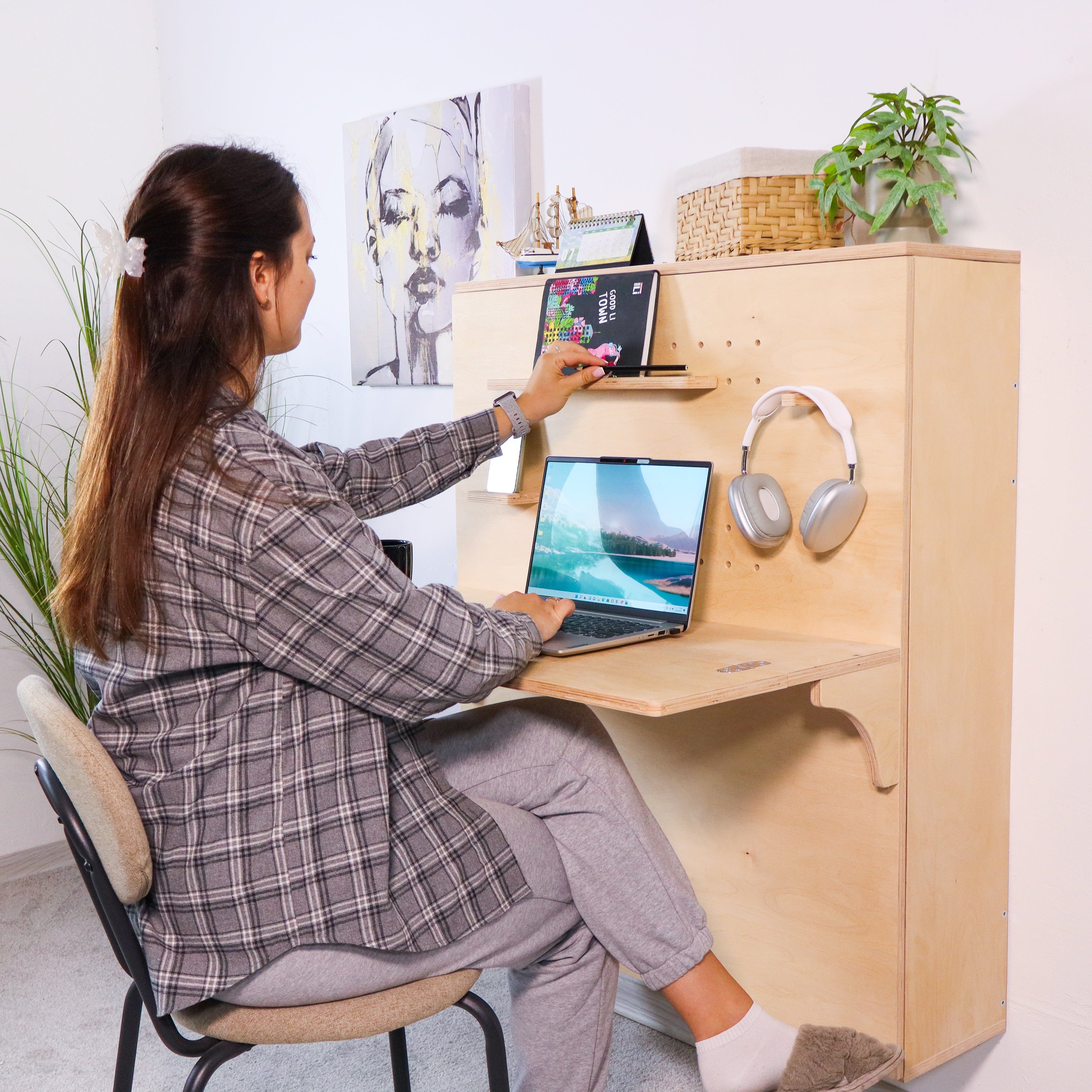 Murphy Bed with Desk and Storage Shelves for Home Office