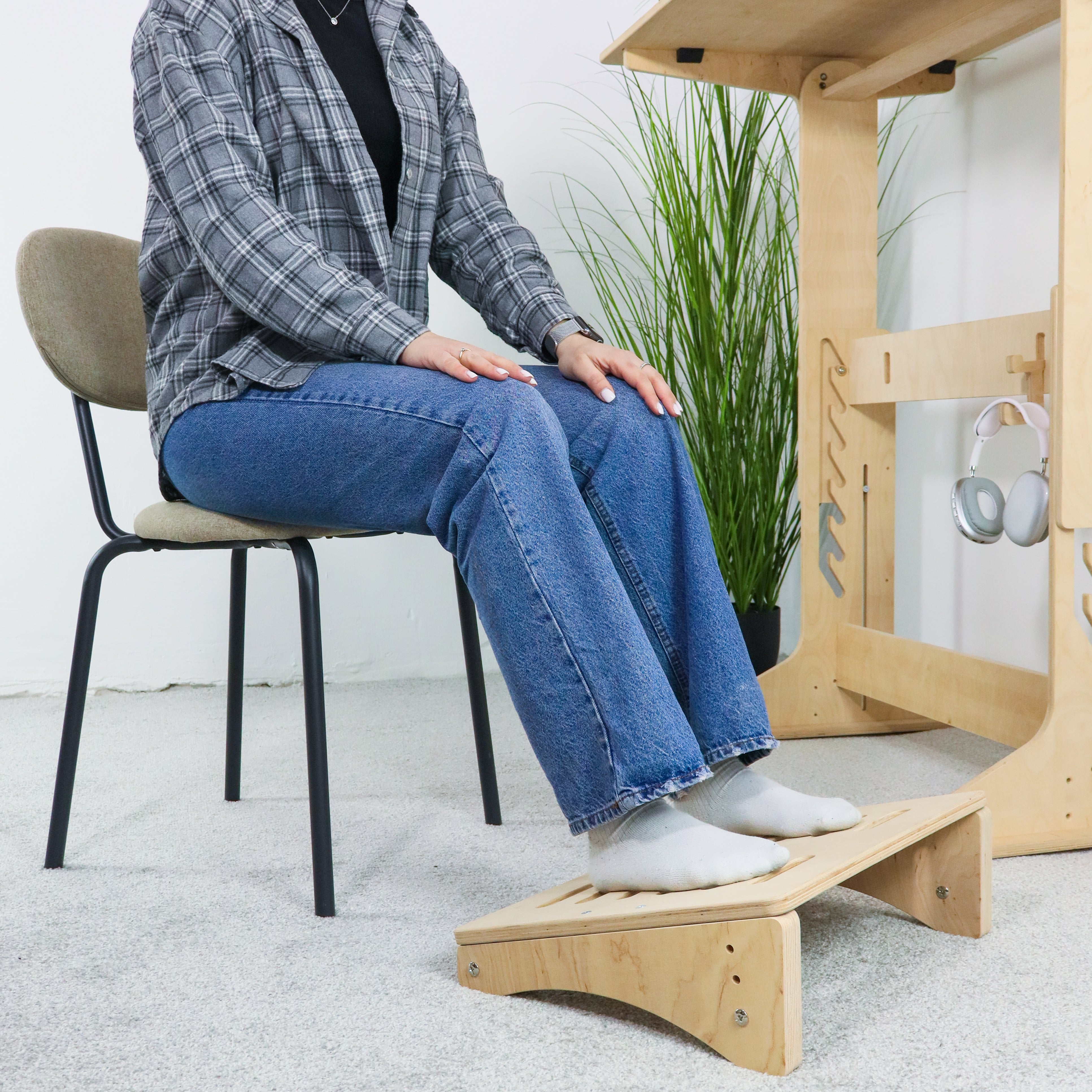Adjustable Wooden Footrest for Desk with Three Tilt Angles