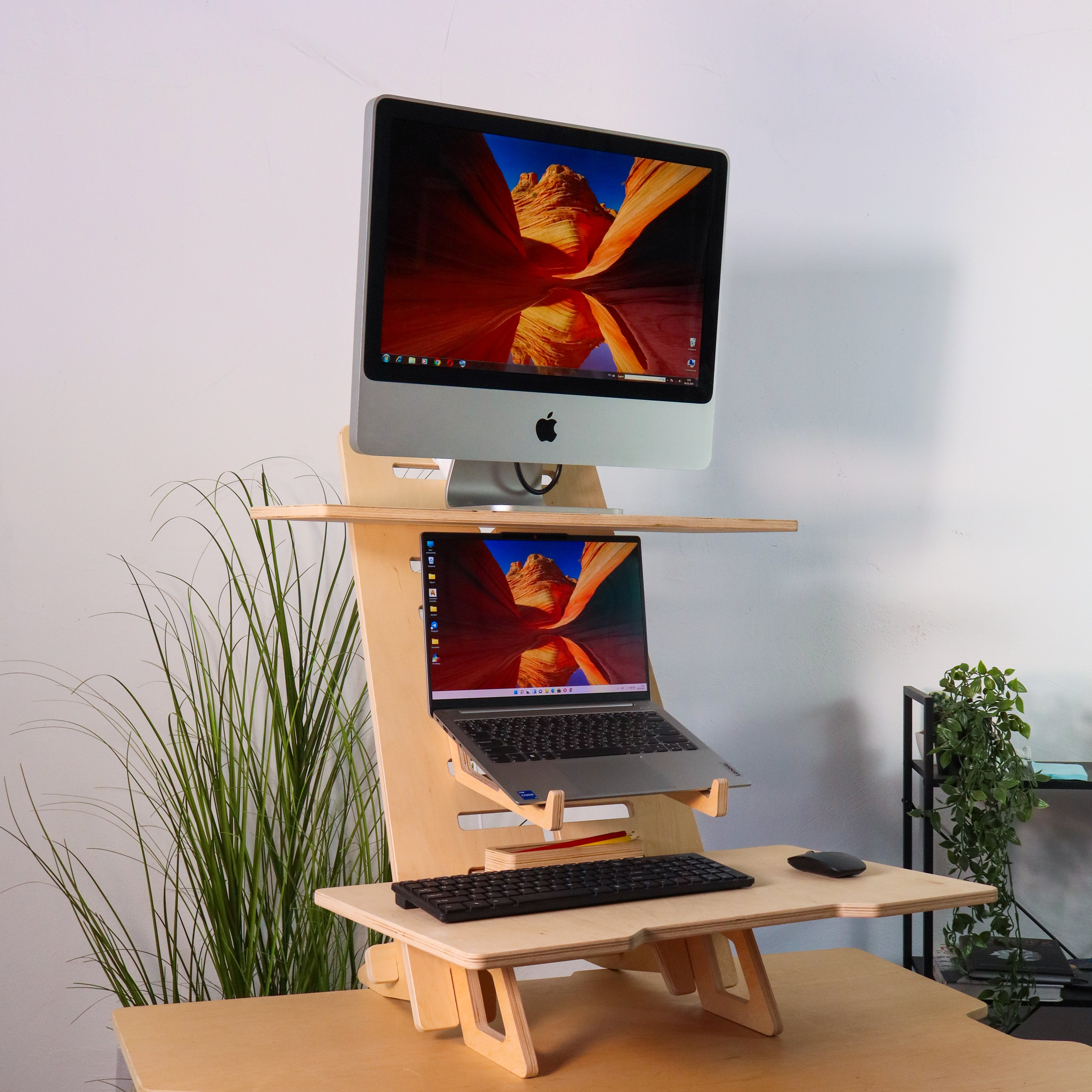 Tragbarer verstellbarer Stehschreibtisch für Laptops – Ergonomischer Arbeitsplatz aus Holz
